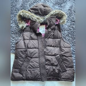 Aeropostale puffer vest with fur lined hood